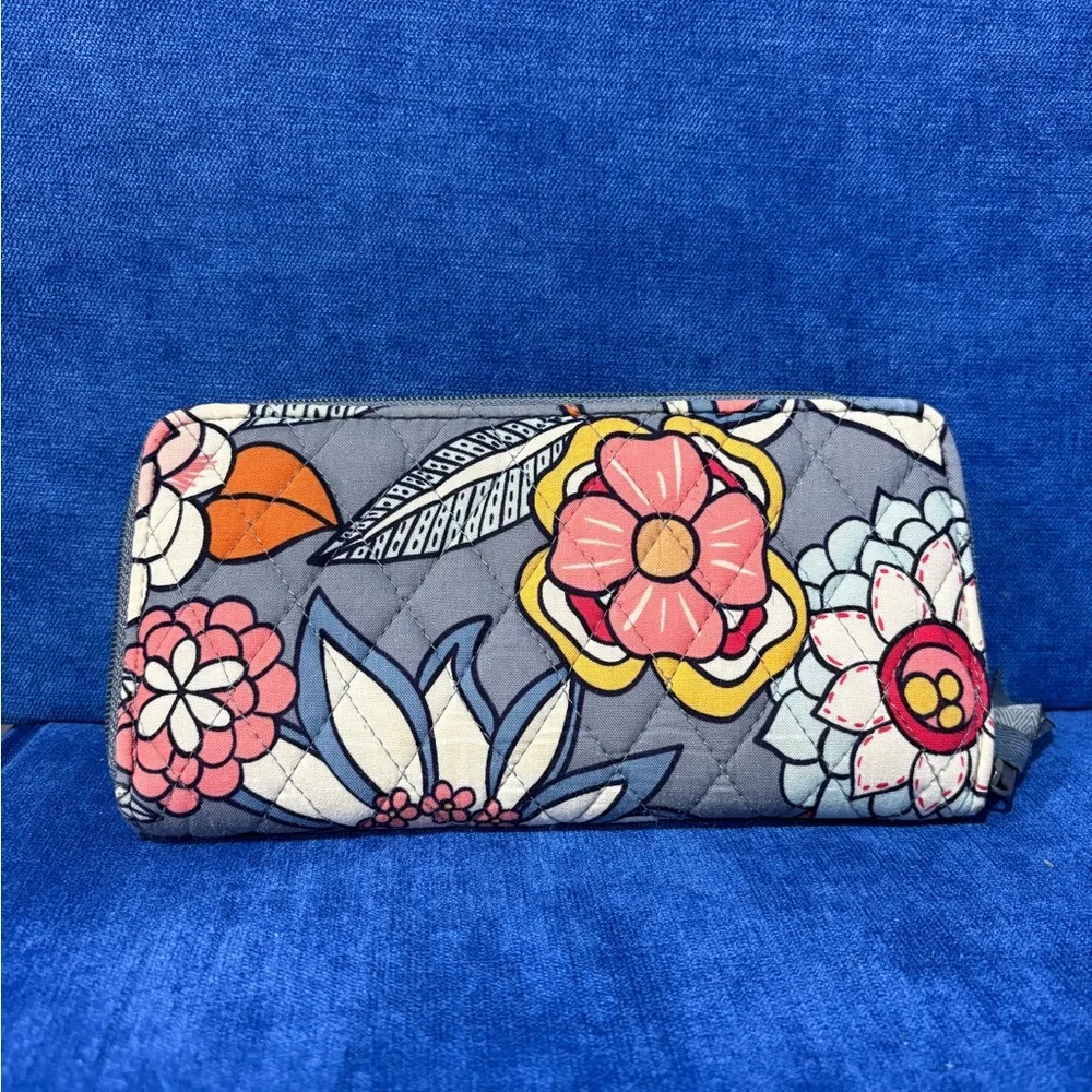 Vera Bradley Tropical Evening Wallet - Picture 3 of 5